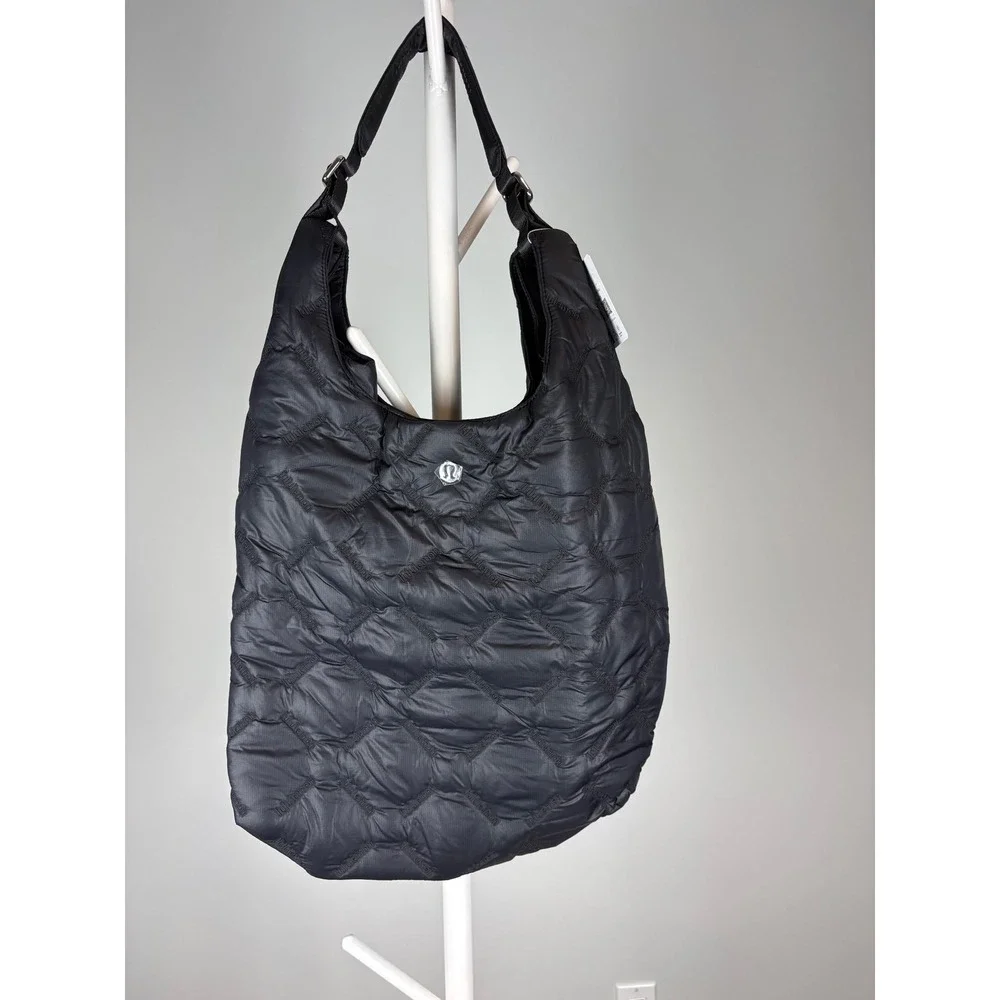 Lululemon Quilty Pleasures Shoulder Bag Black Puffer Hobo LW9FXQS 14L NWT