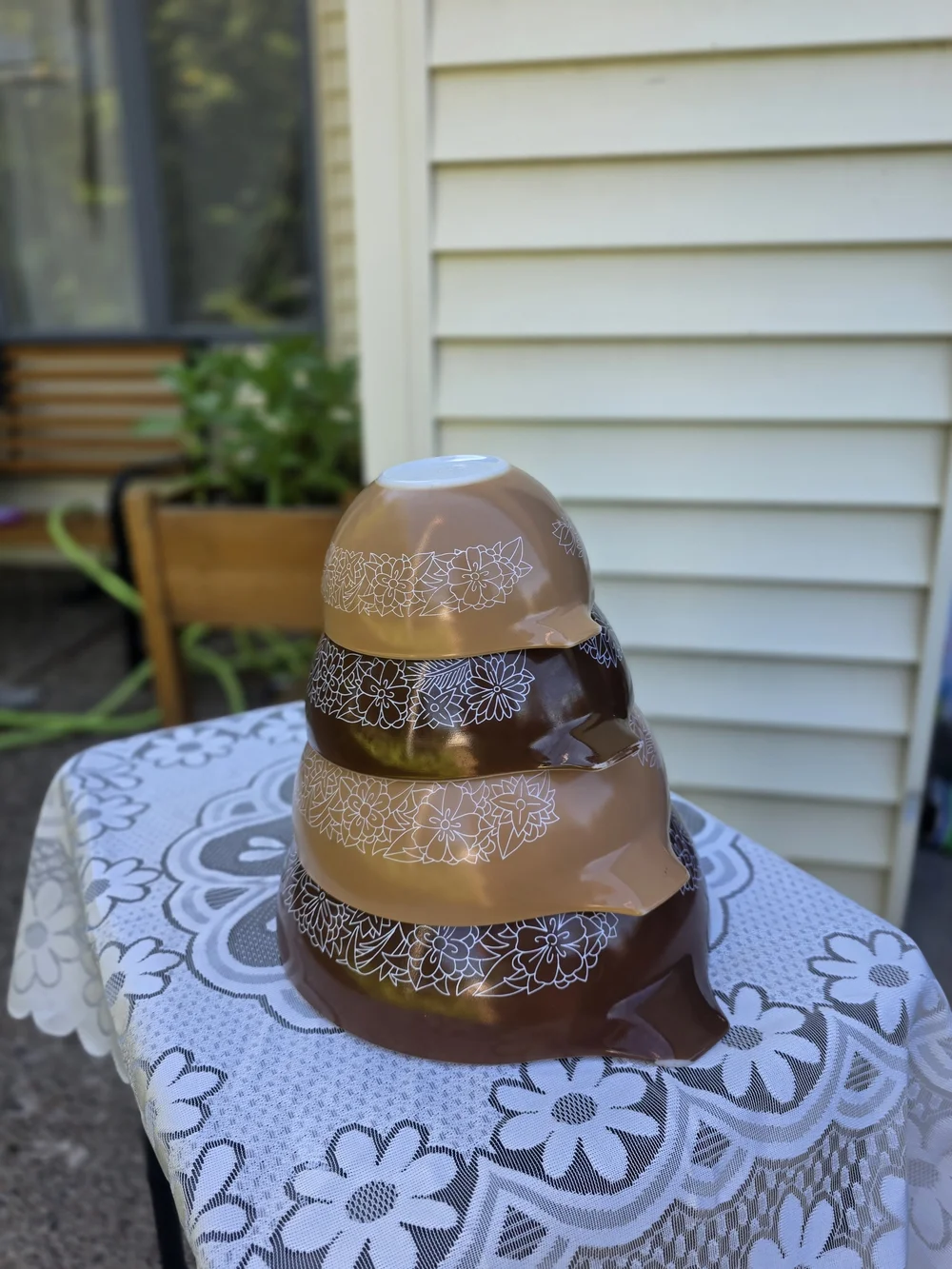 Pyrex stackable nesting