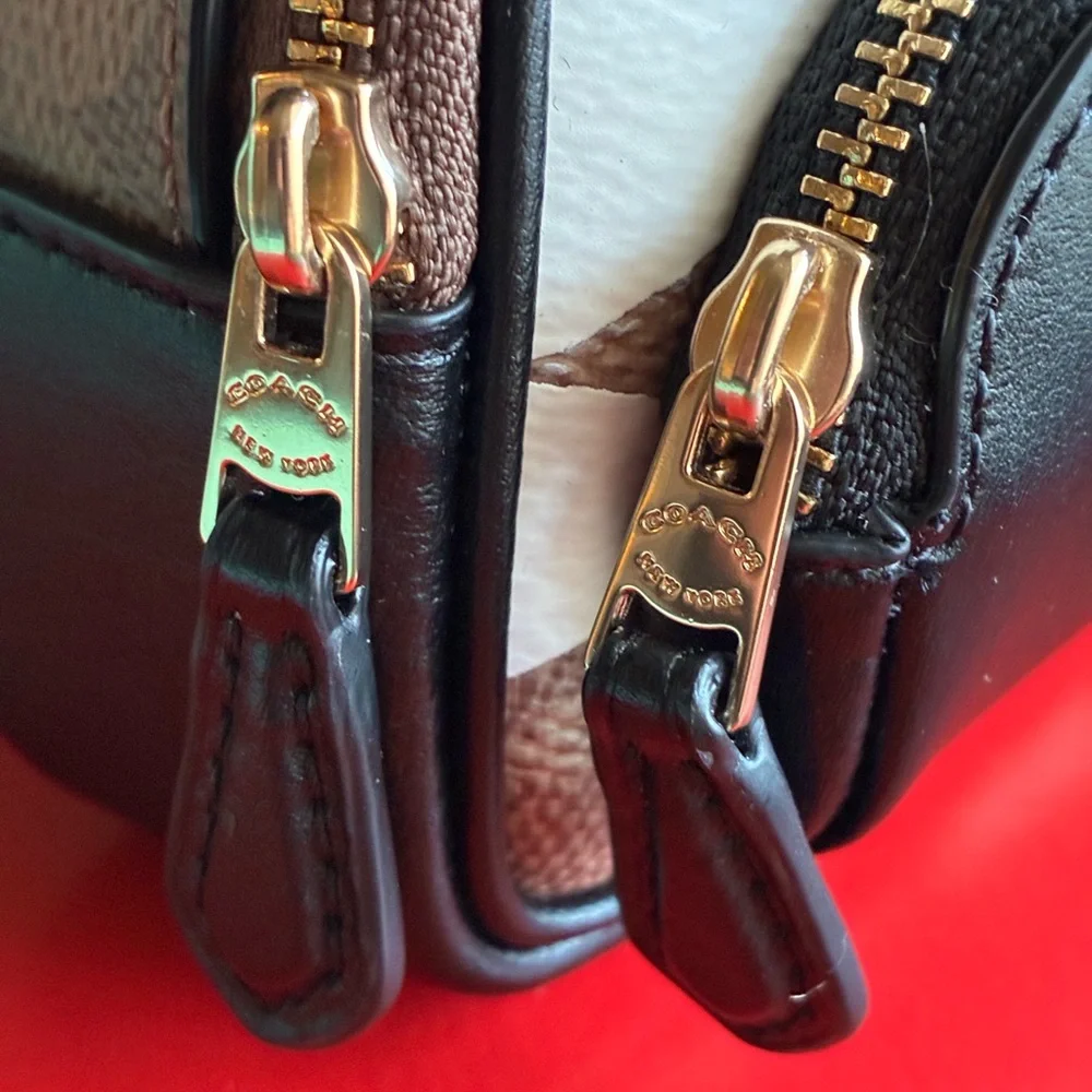 Coach 🎒authentic mini