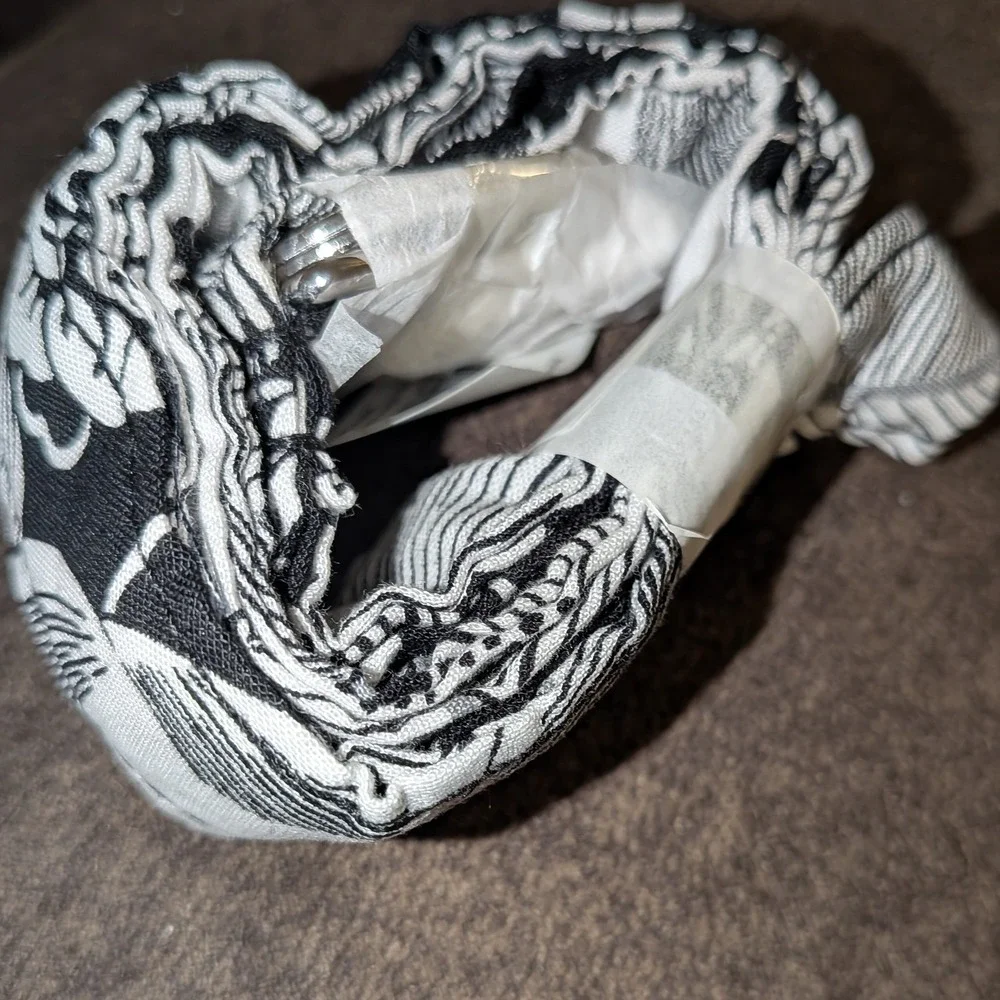 Vera Bradley bold wide material