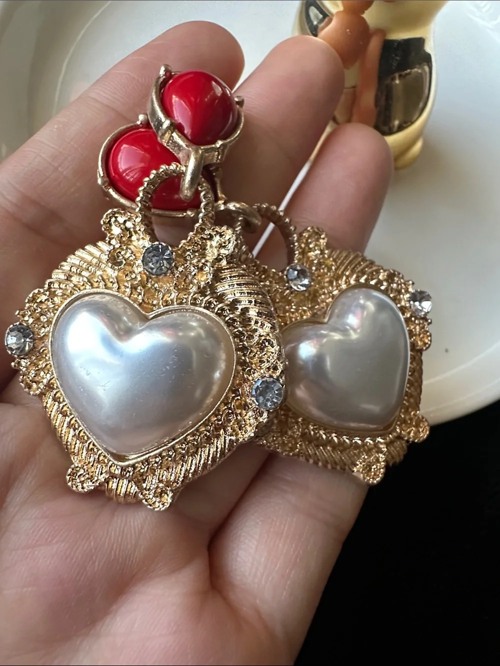 N/A elegant gold