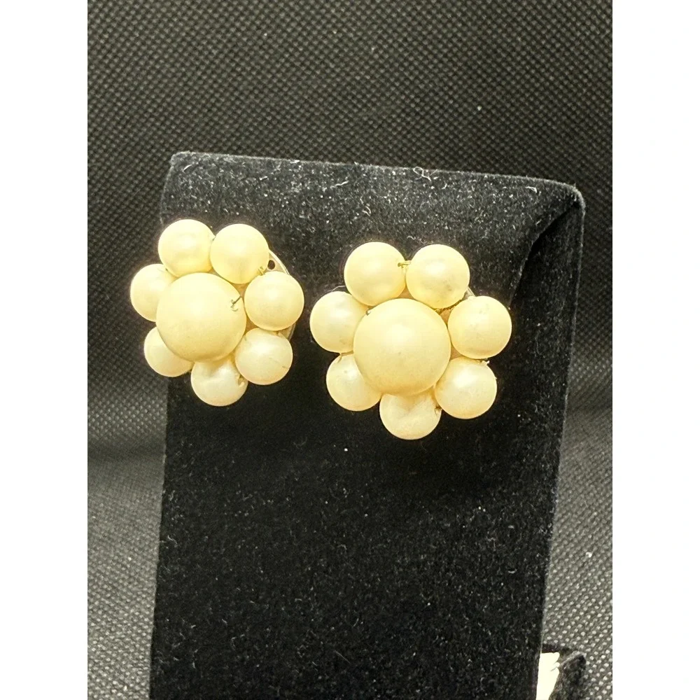 VTG Japan Faux Pearl Cluster Clip On Earrings Cream Floral Mid Century Silver