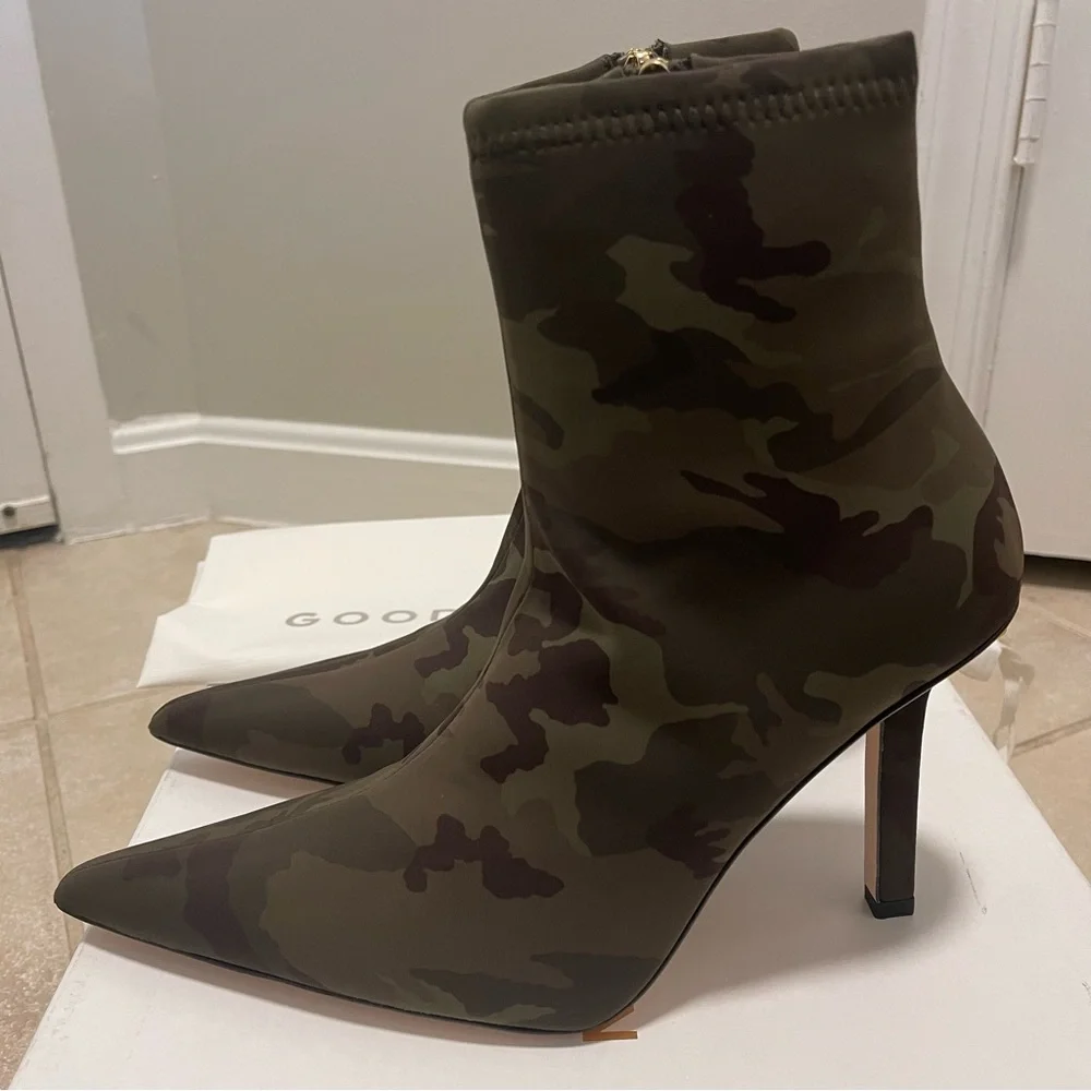 Good American High Kickstand Bootie Size 10.5 Camo Neoprene