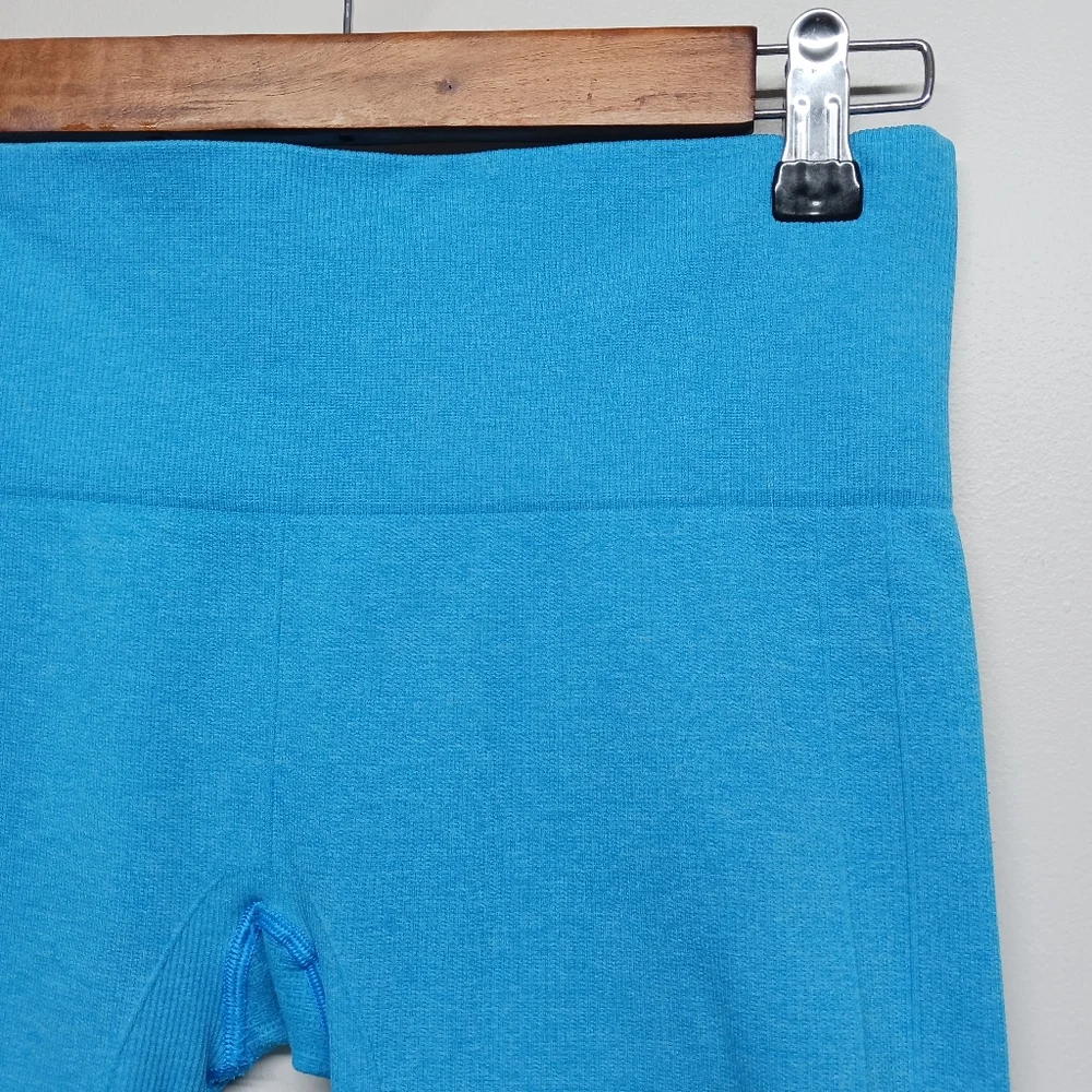 Lululemon Blue Legging Shorts Women 6 Stretch Compression Waist Band Athleisure