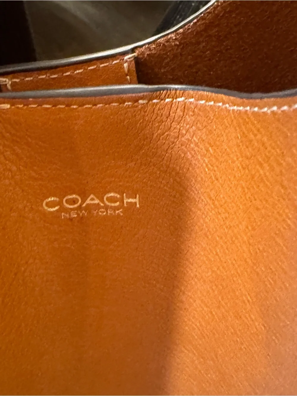 Coach shoulder hardware