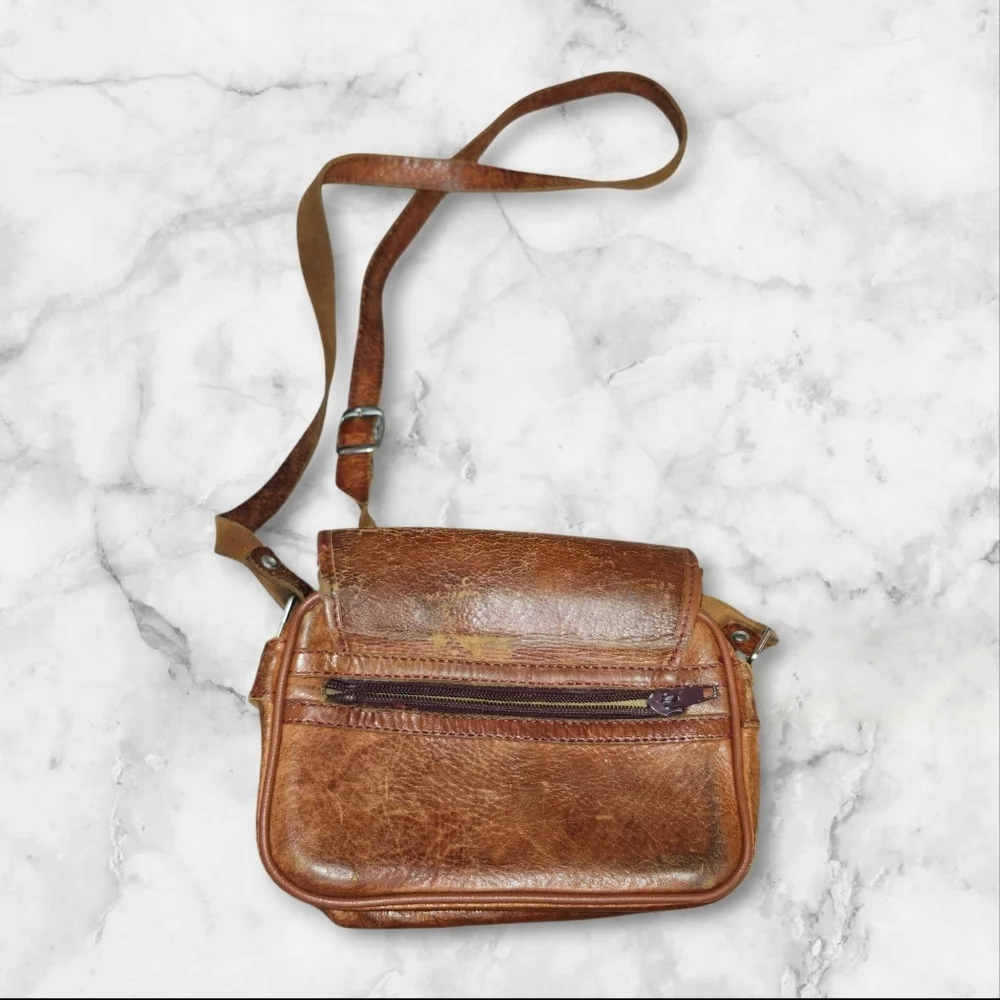 unbranded dusted leather