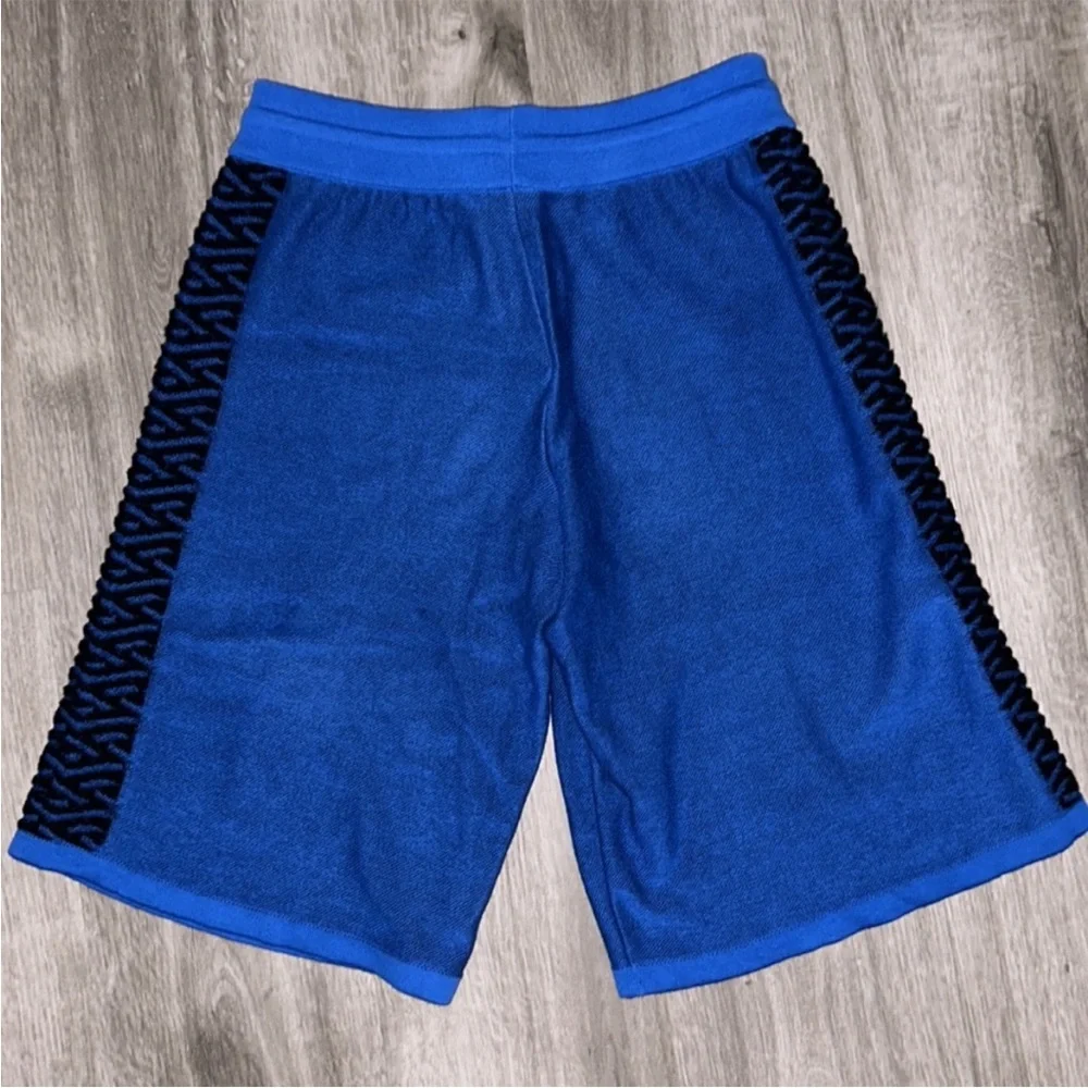 Versace length 22in