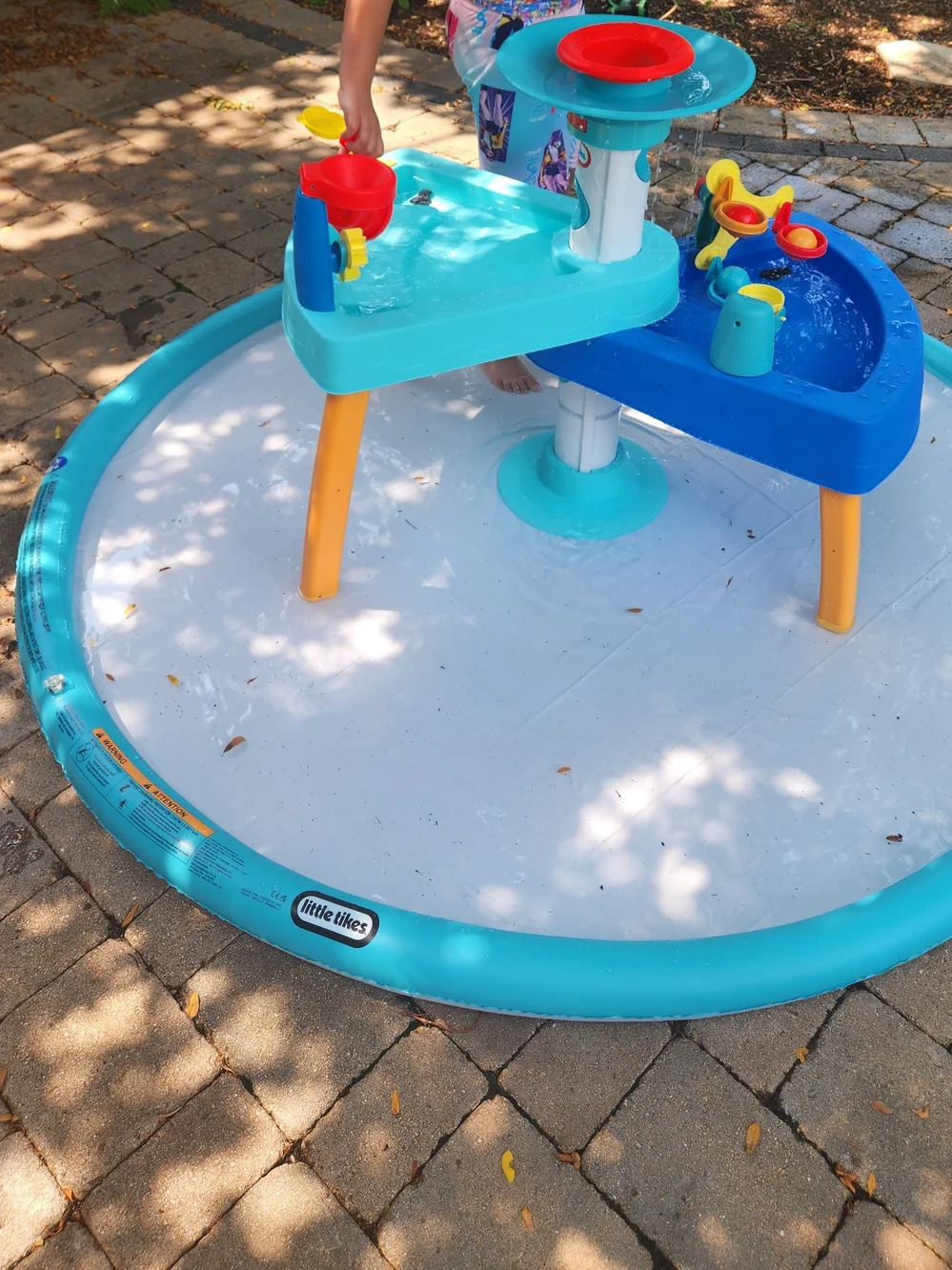 Little Tikes engaging water