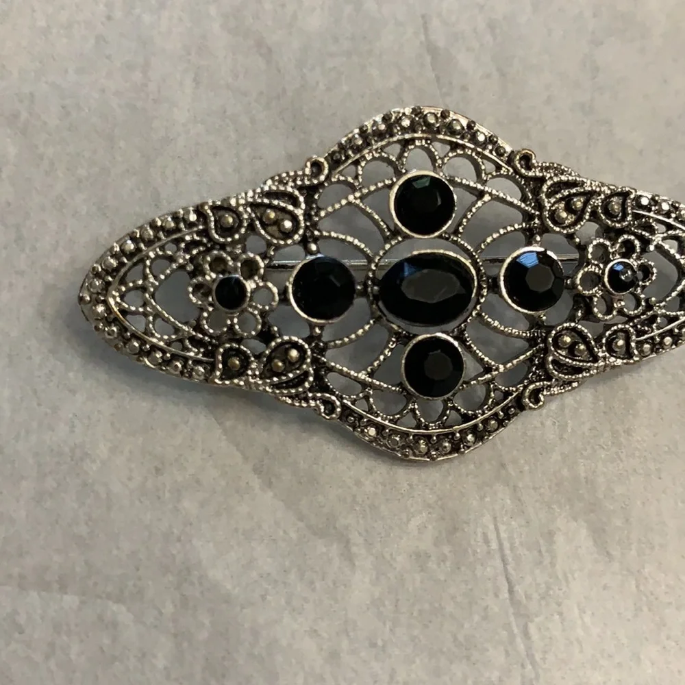 N/A silver black