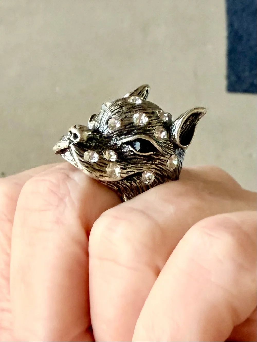 Fashion Jewelry bold dog