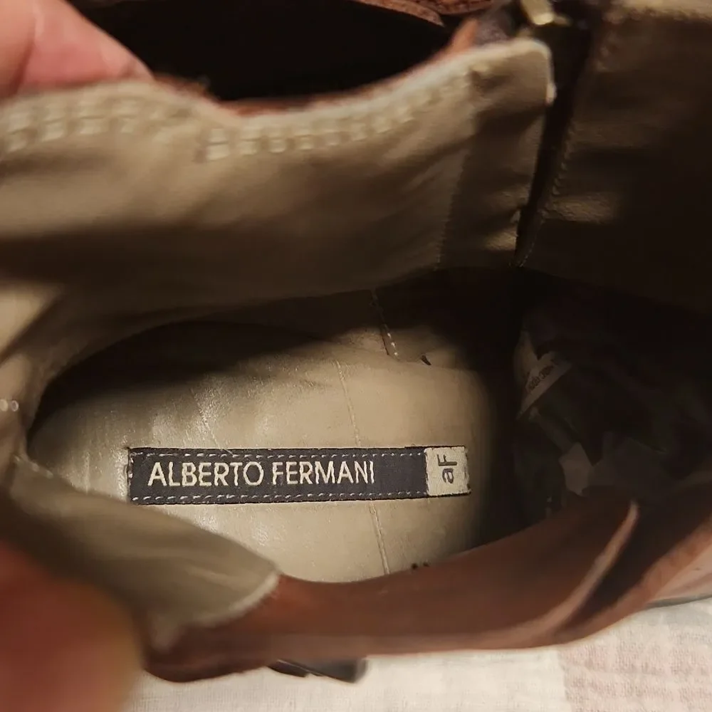 Alberto Fermani ankle zipper closure buckled boots sz 39 EU