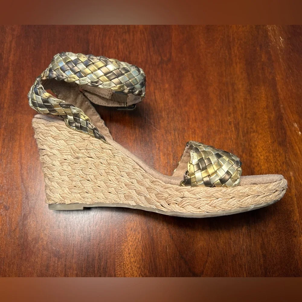 GAP stylish wedge