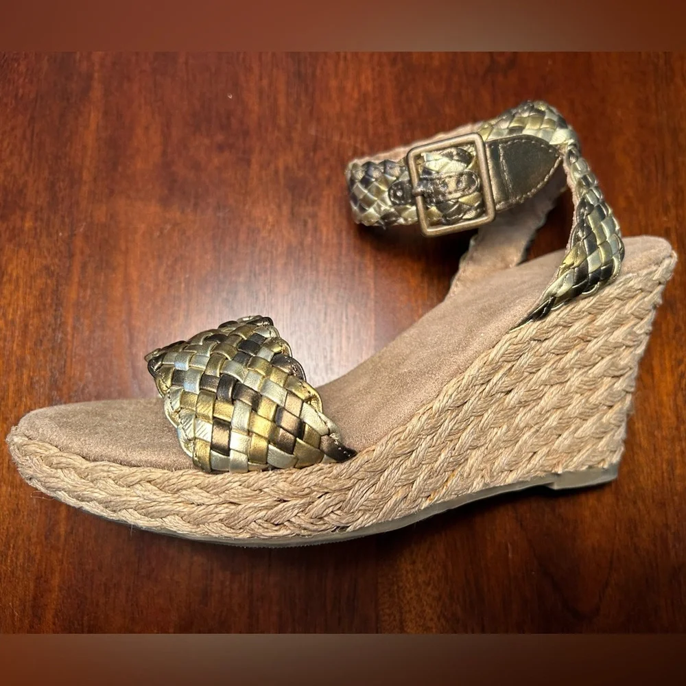 GAP stylish wedge