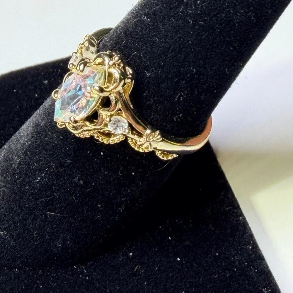 Fragrant Jewels exquisite gold