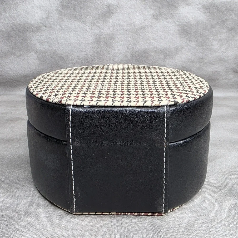 The Unbranded Brand vanity jewelry