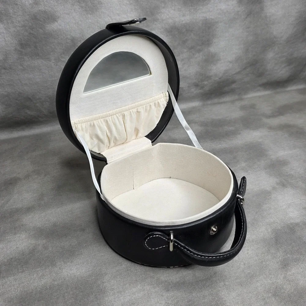The Unbranded Brand vanity jewelry