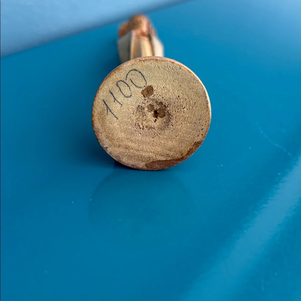 N/A vintage hand