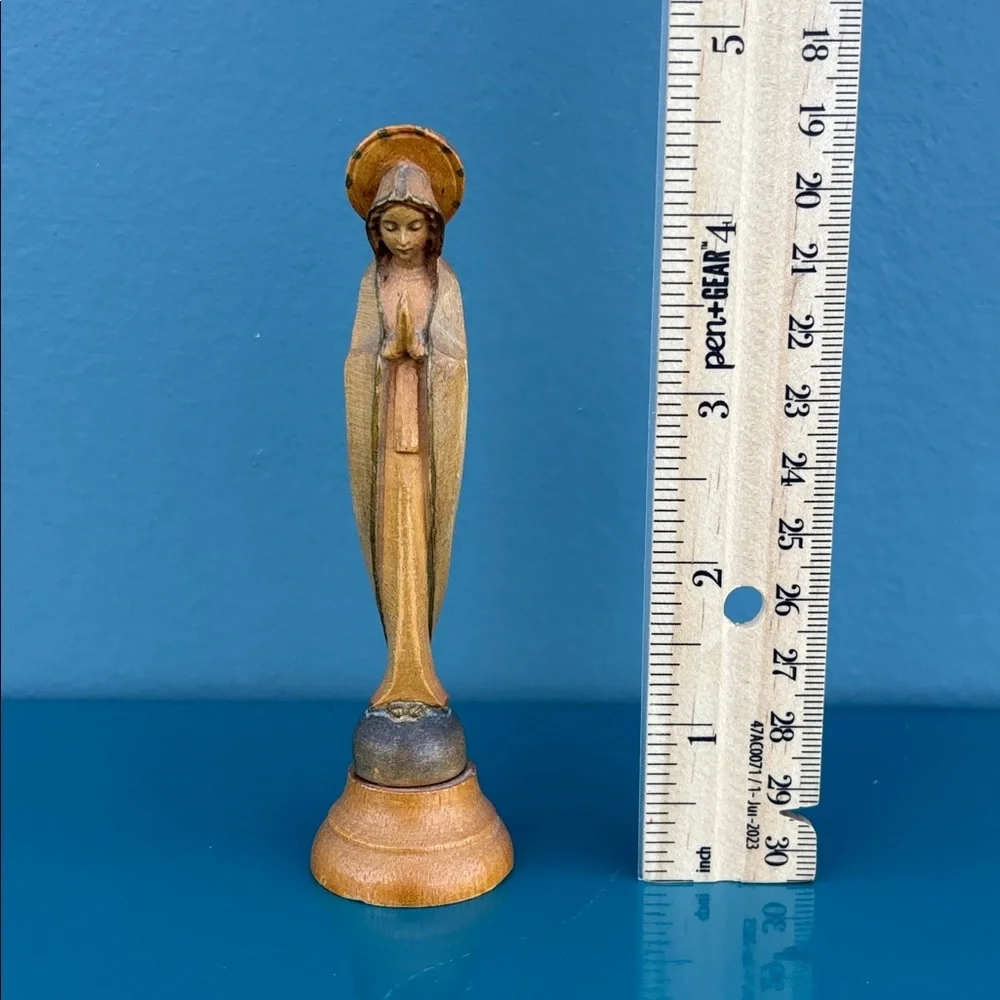 N/A vintage hand