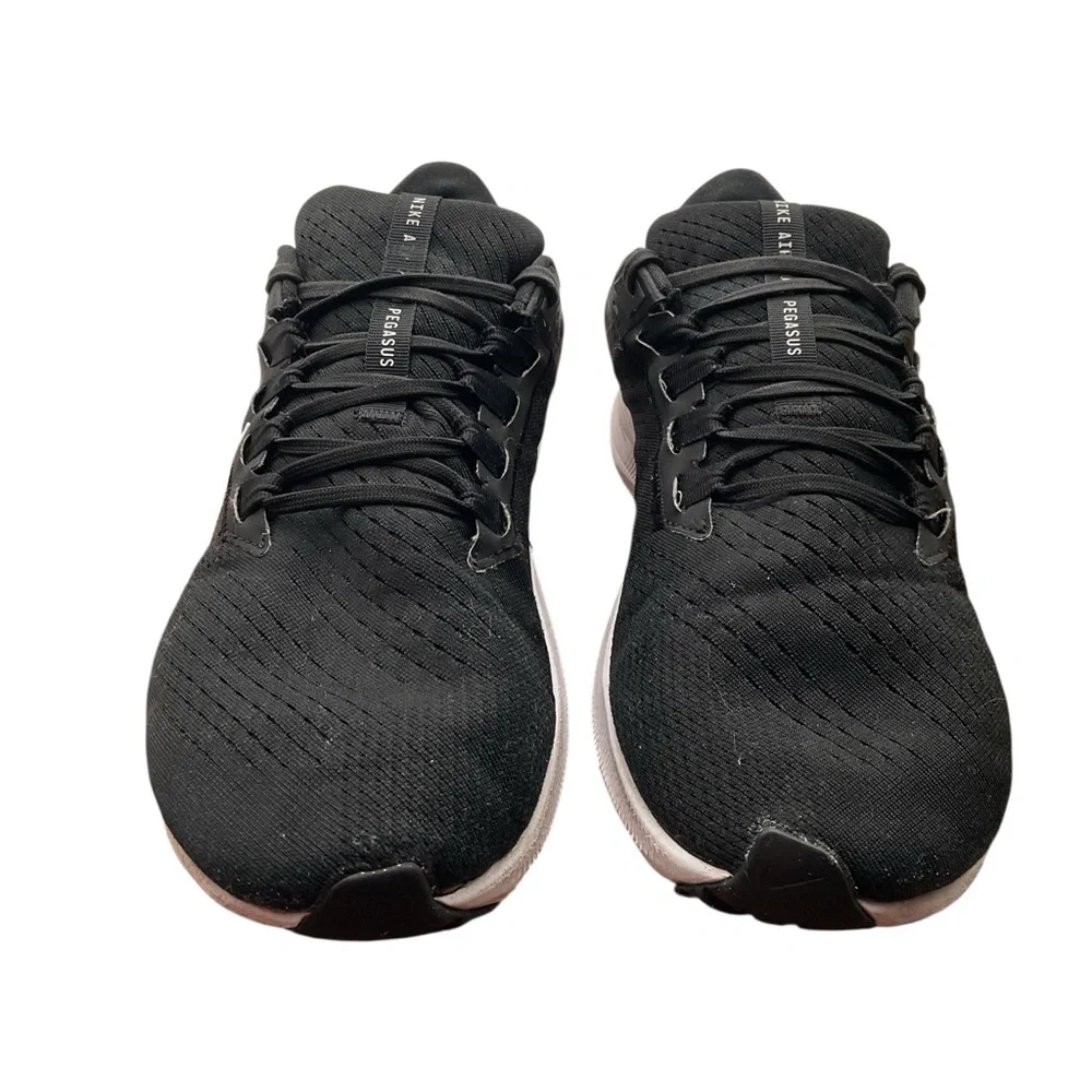 Nike sleek black