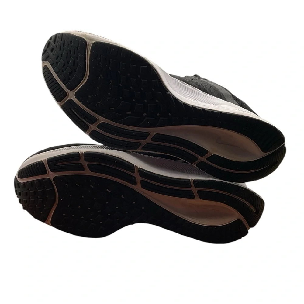 Nike sleek black