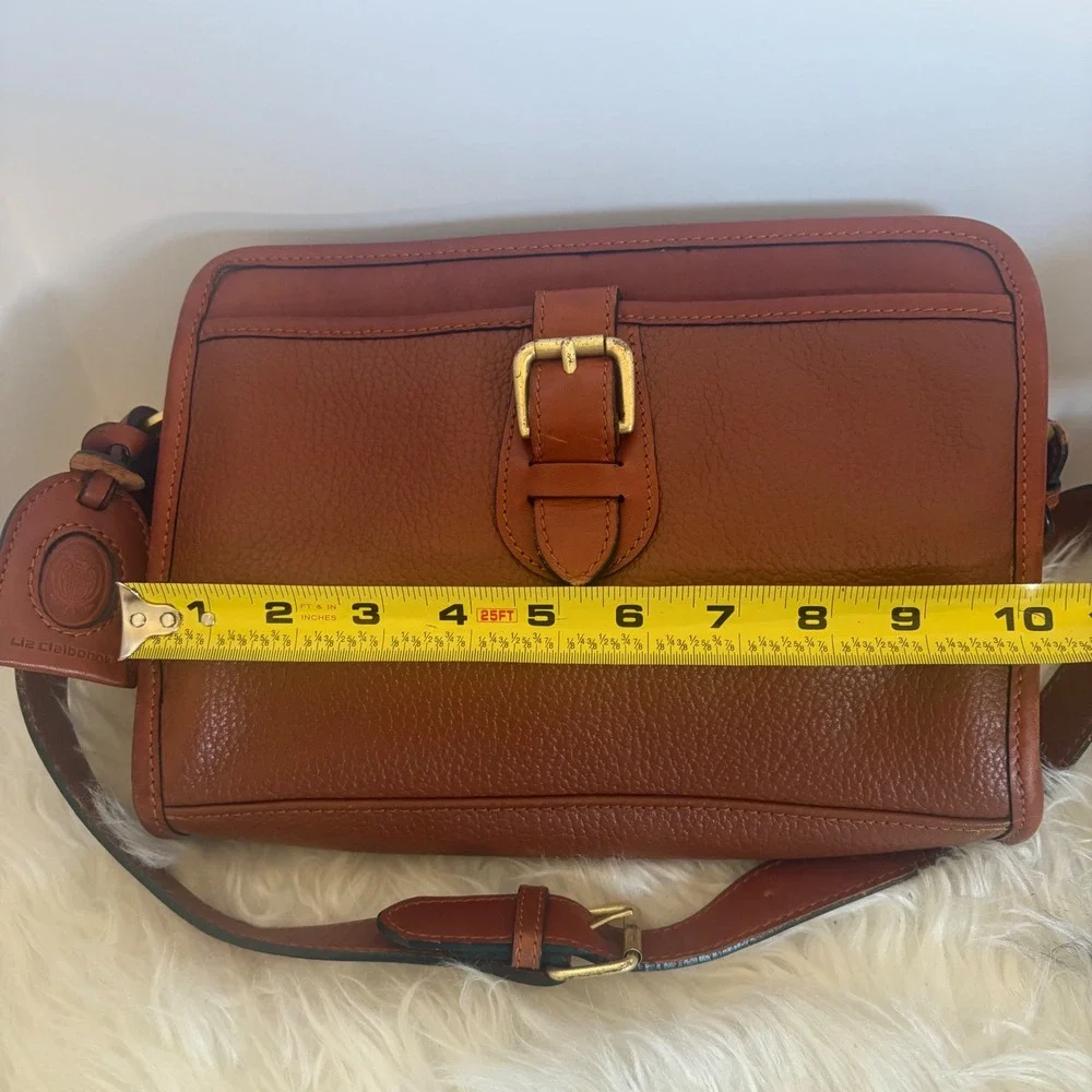 Liz Claiborne camera measurements