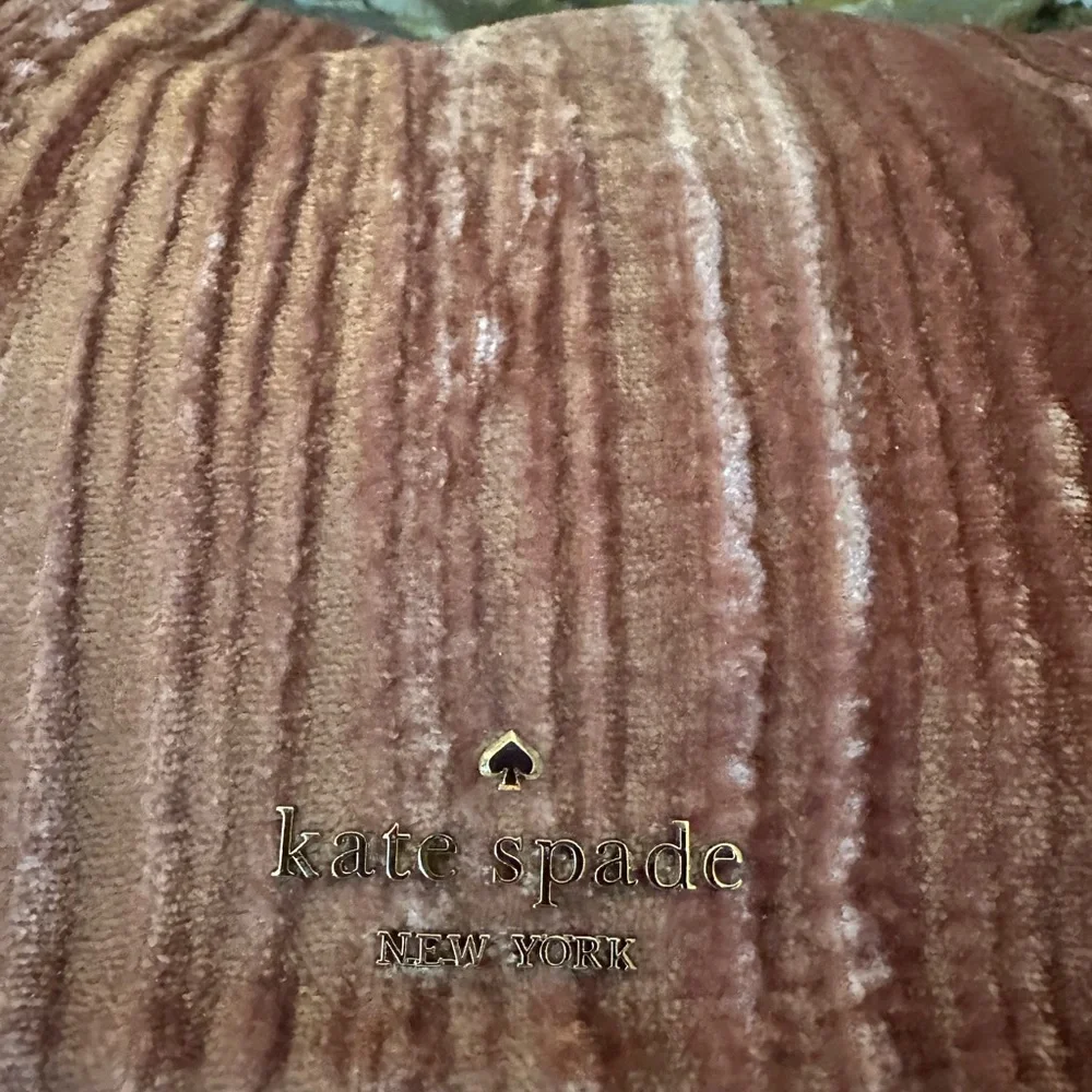 kate spade make statement
