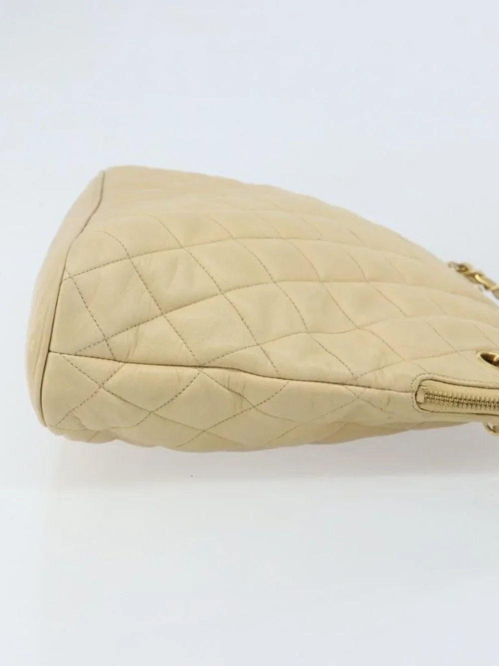 CHANEL brand	chanel color	beige