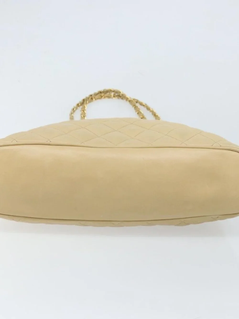 CHANEL brand	chanel color	beige
