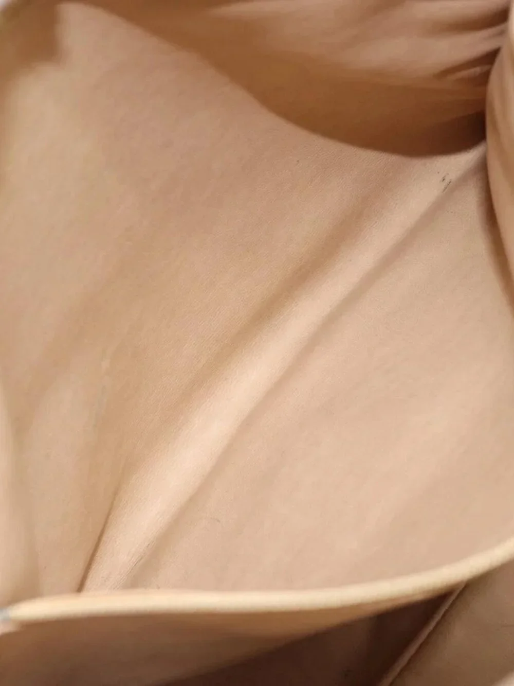 CHANEL brand	chanel color	beige