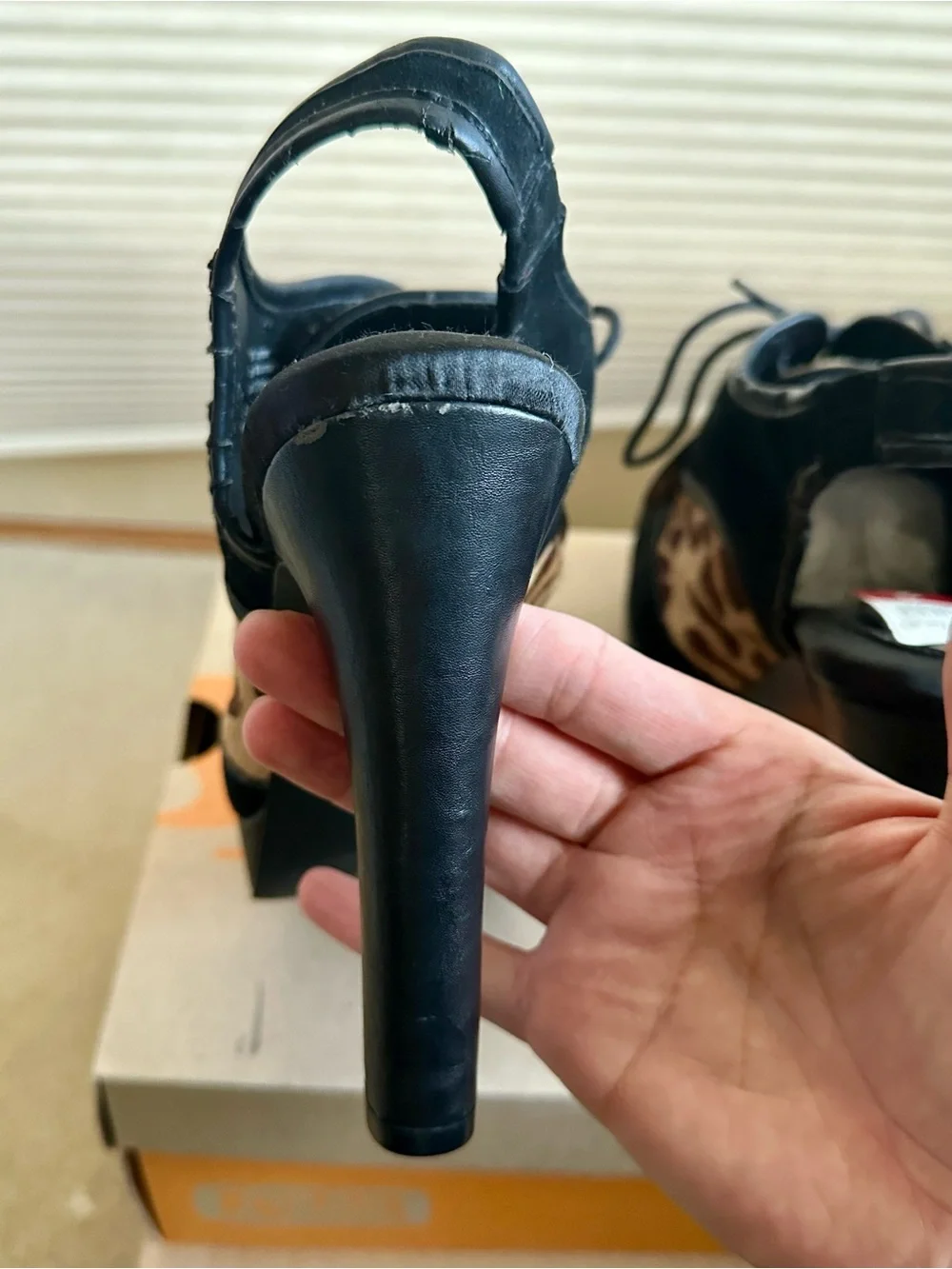 Giani Bernini elegant black