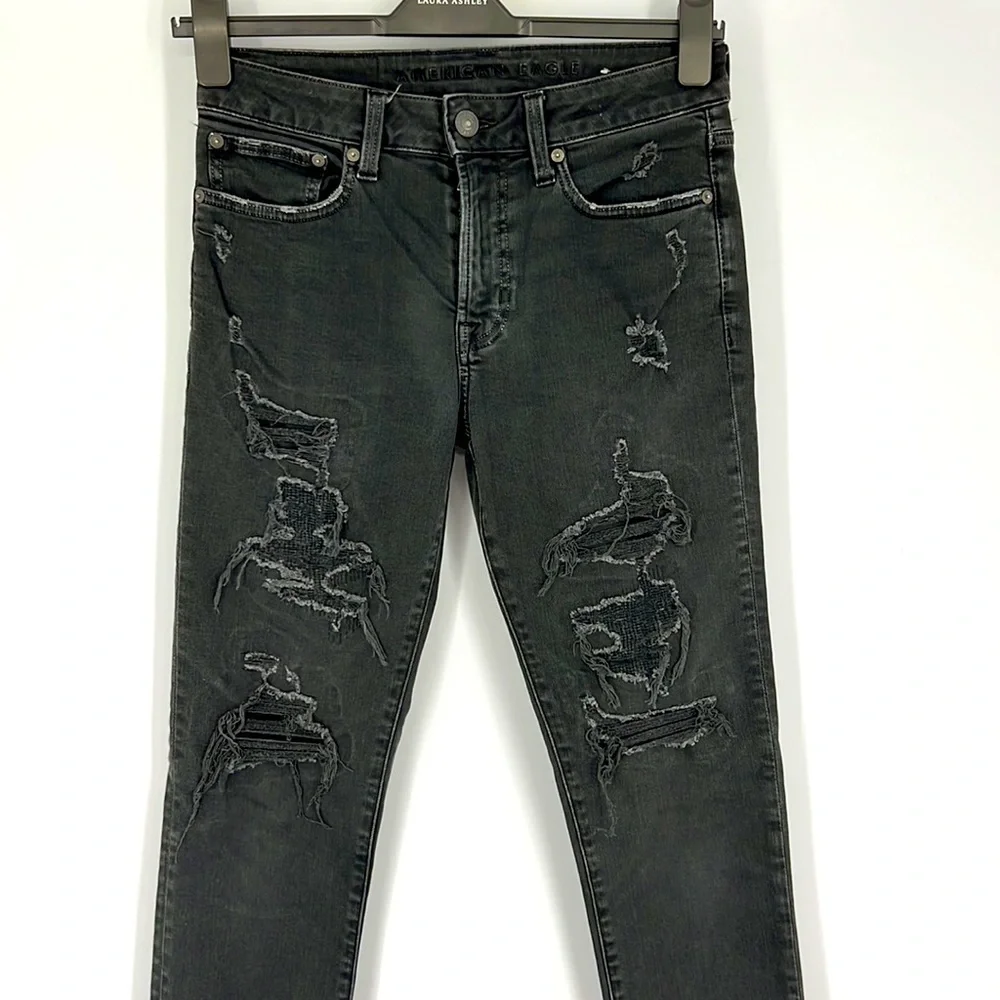 American Eagle distressed next level black jeans New