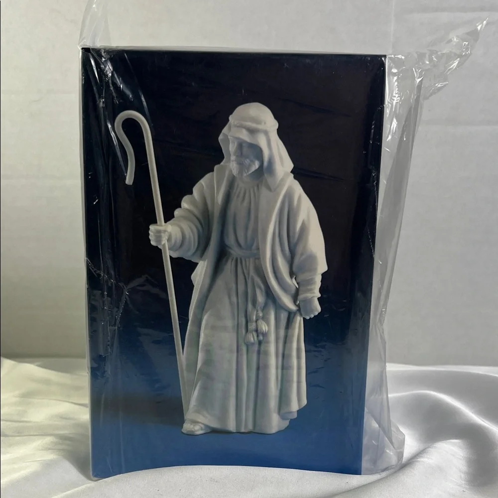 RARE Vintage 1983 Stunning White Shepherd Porcelain Figurine W/Staff‎ Christmas