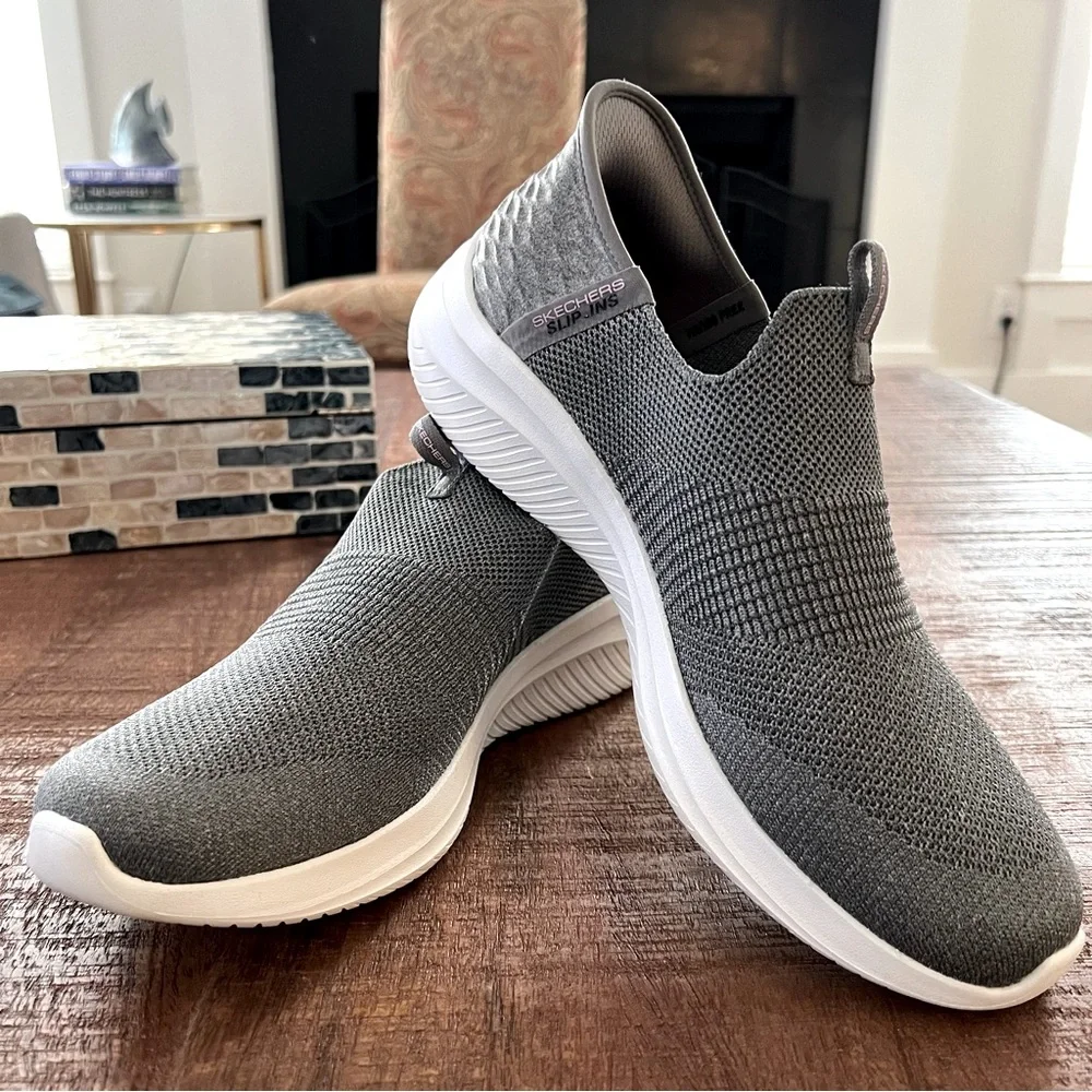 Skechers these pristine