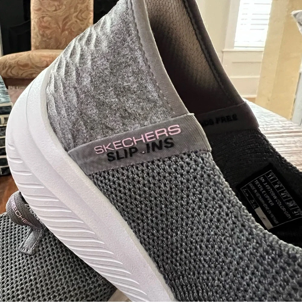 Skechers these pristine