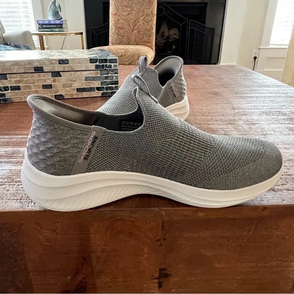 Skechers these pristine