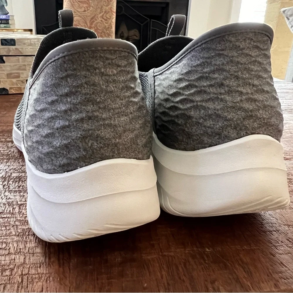 Skechers these pristine