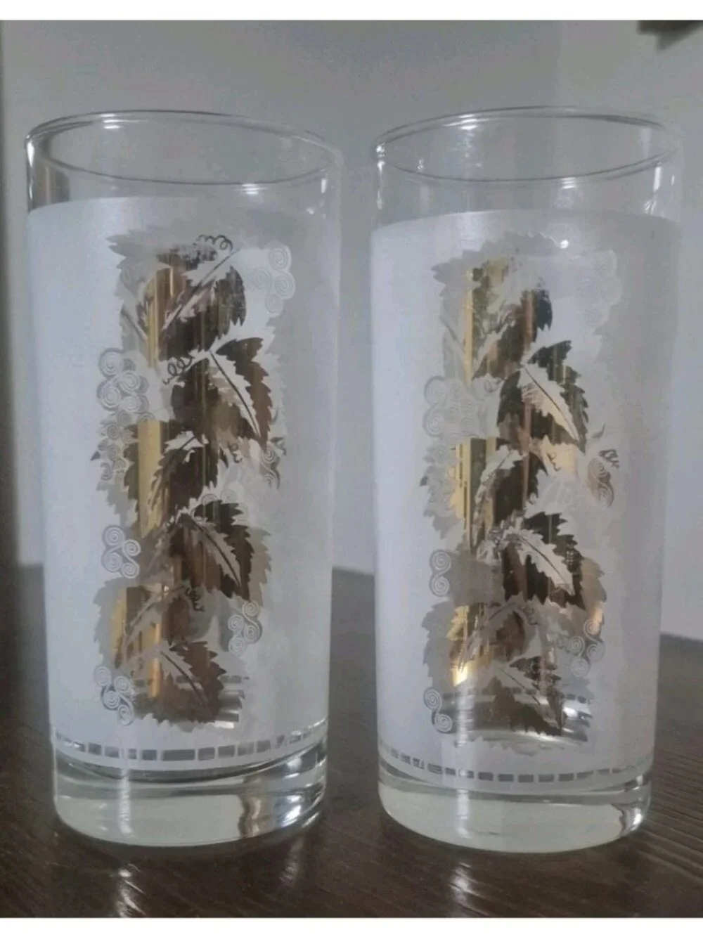 Set Of (2)Gold Etched Foil Vintage Grape Leaf Frosted Highball Glasses 10 oz MCM