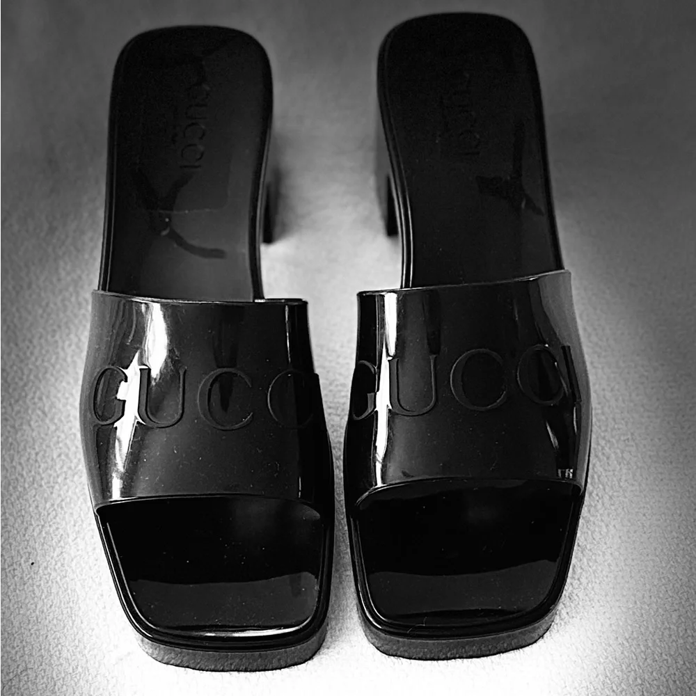 Gucci sleek patent