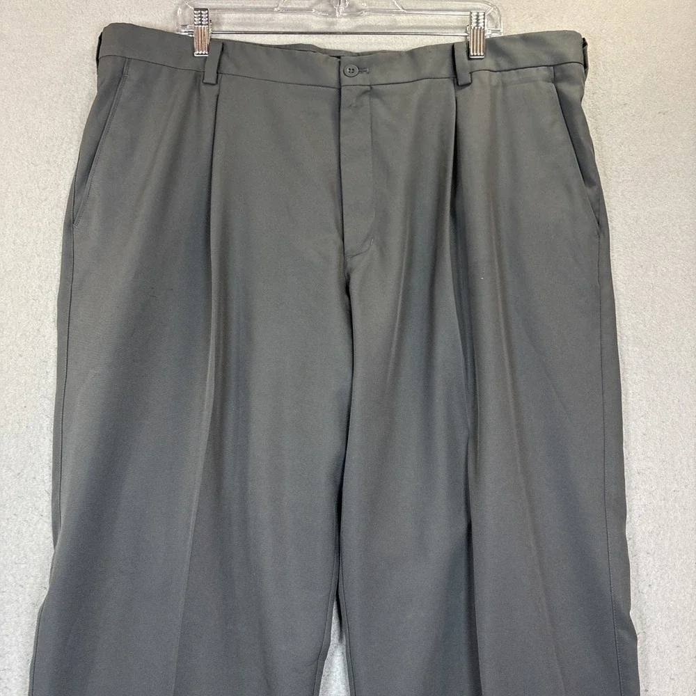 Nike Golf Dri-Fit Men's 40x32 Gray Pocketed Pleat‎ Front Straight Leg Pants