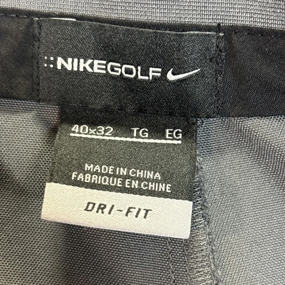 Nike Golf Dri-Fit Men's 40x32 Gray Pocketed Pleat‎ Front Straight Leg Pants