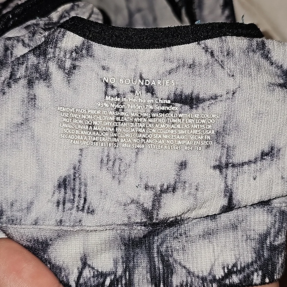 No Boundaries womens medium