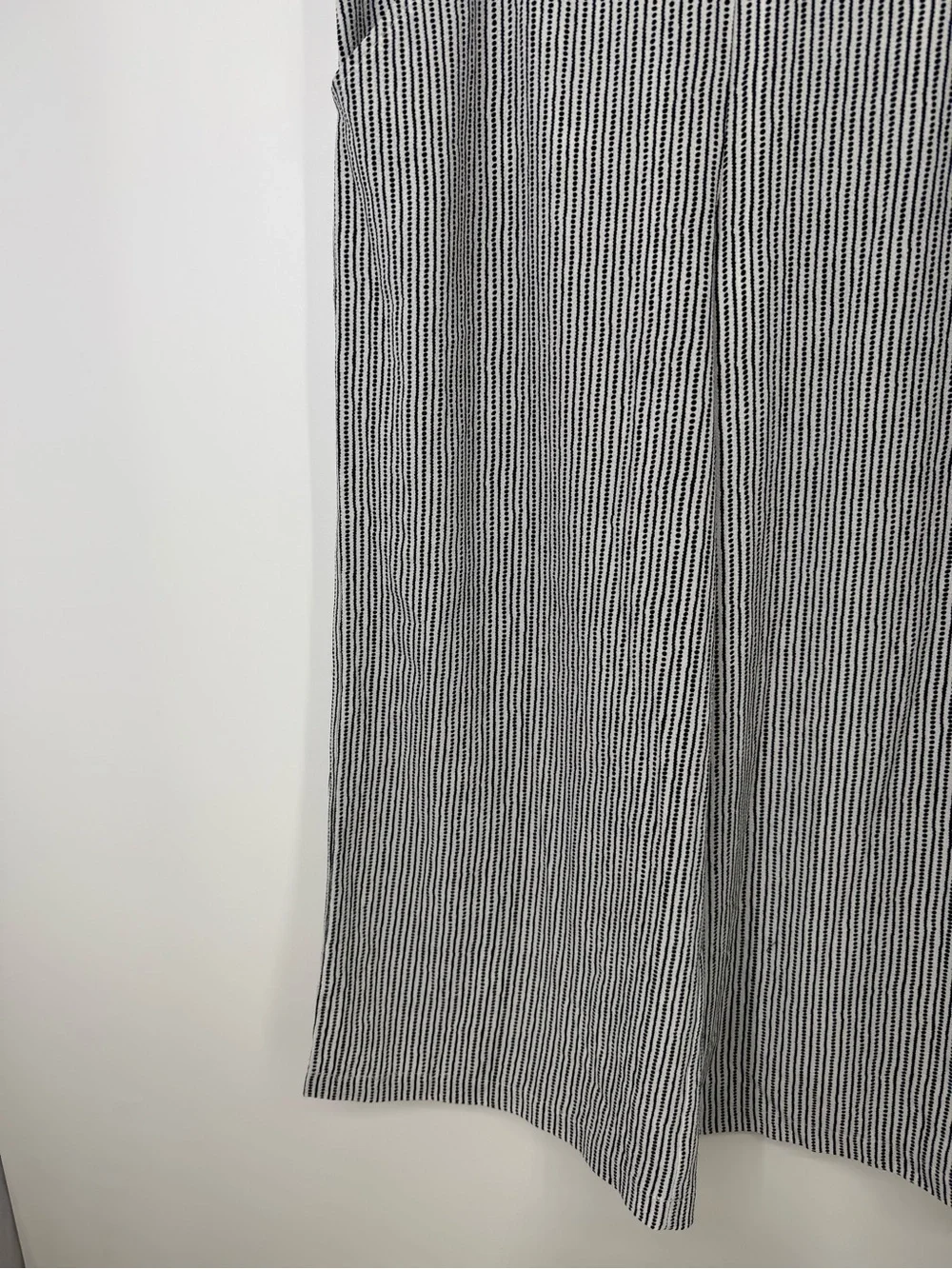 Max Studio light gray