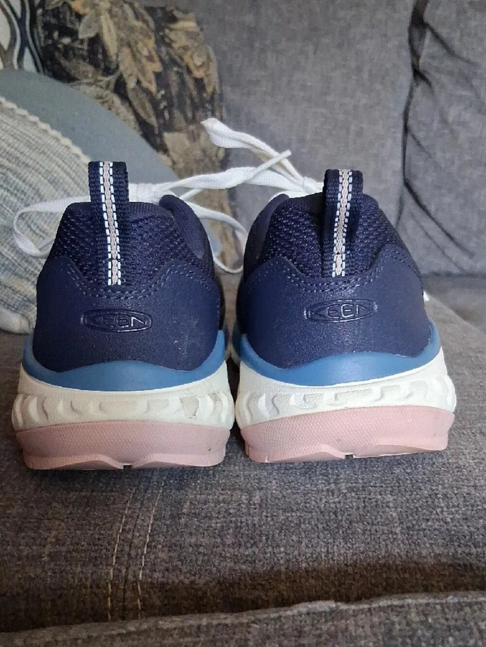 Keen worn gently very