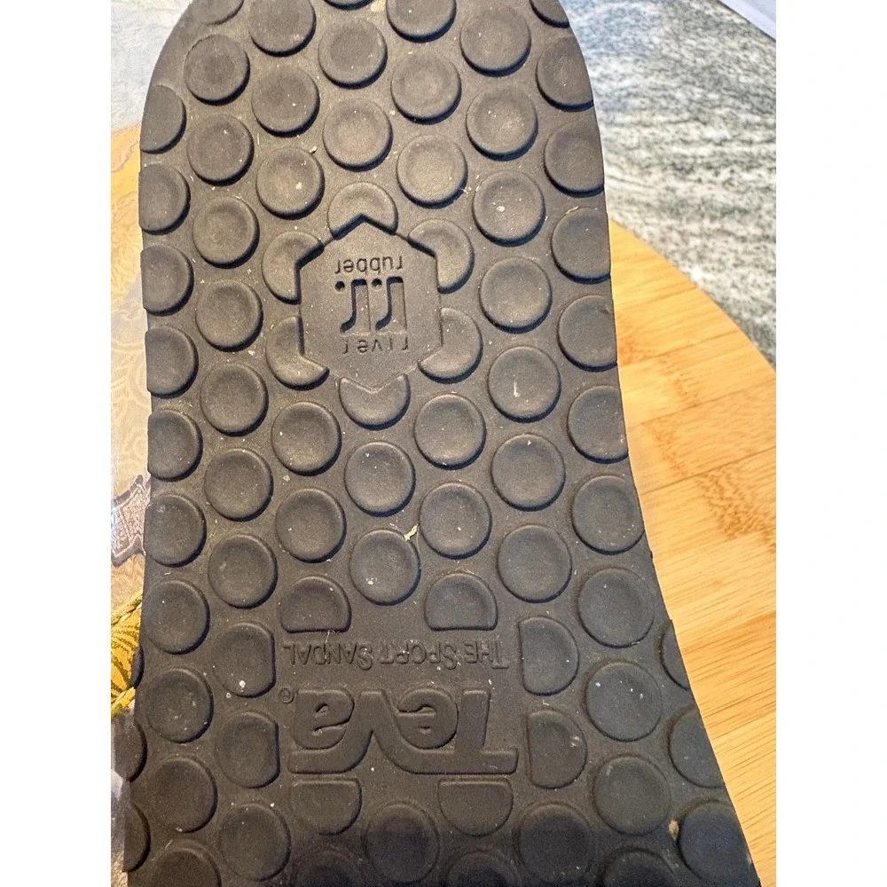 Teva leather flip