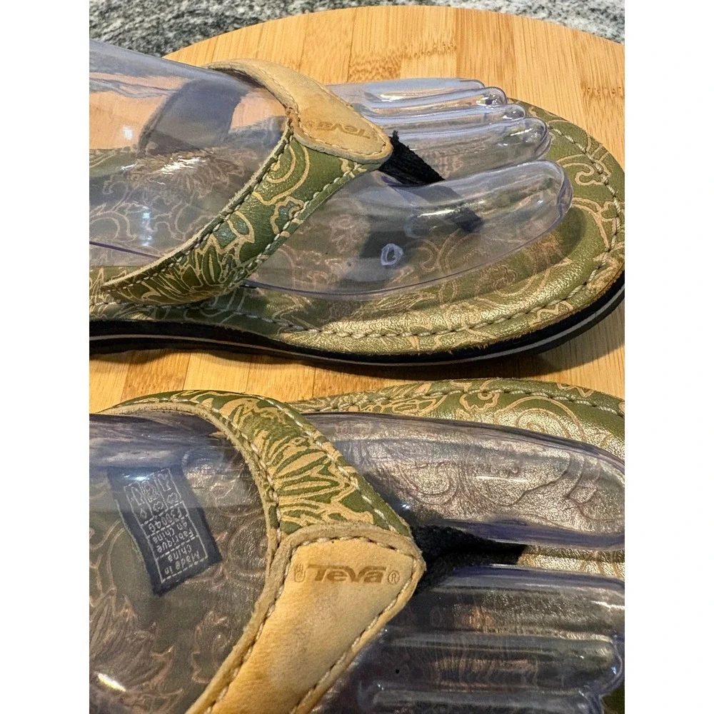 Teva leather flip