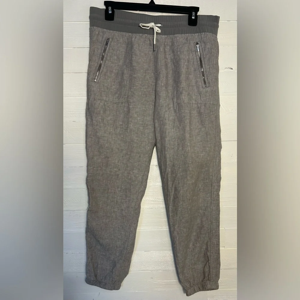 Athleta linen Cabo joggers, gray, women’s size 10. Zipper pockets. Cute!