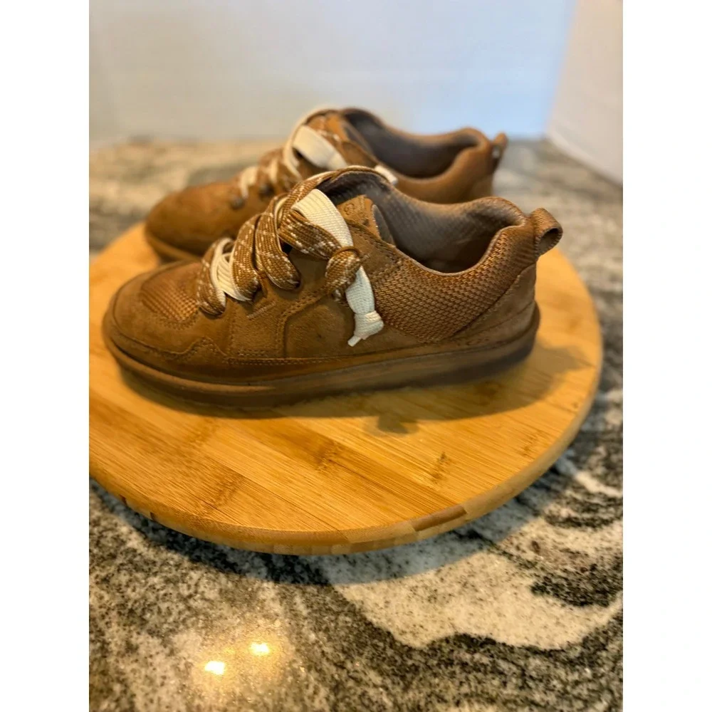 UGG Kids Lowmel Chestnut Suede Sneakers Tan 1166490K Size 6Y