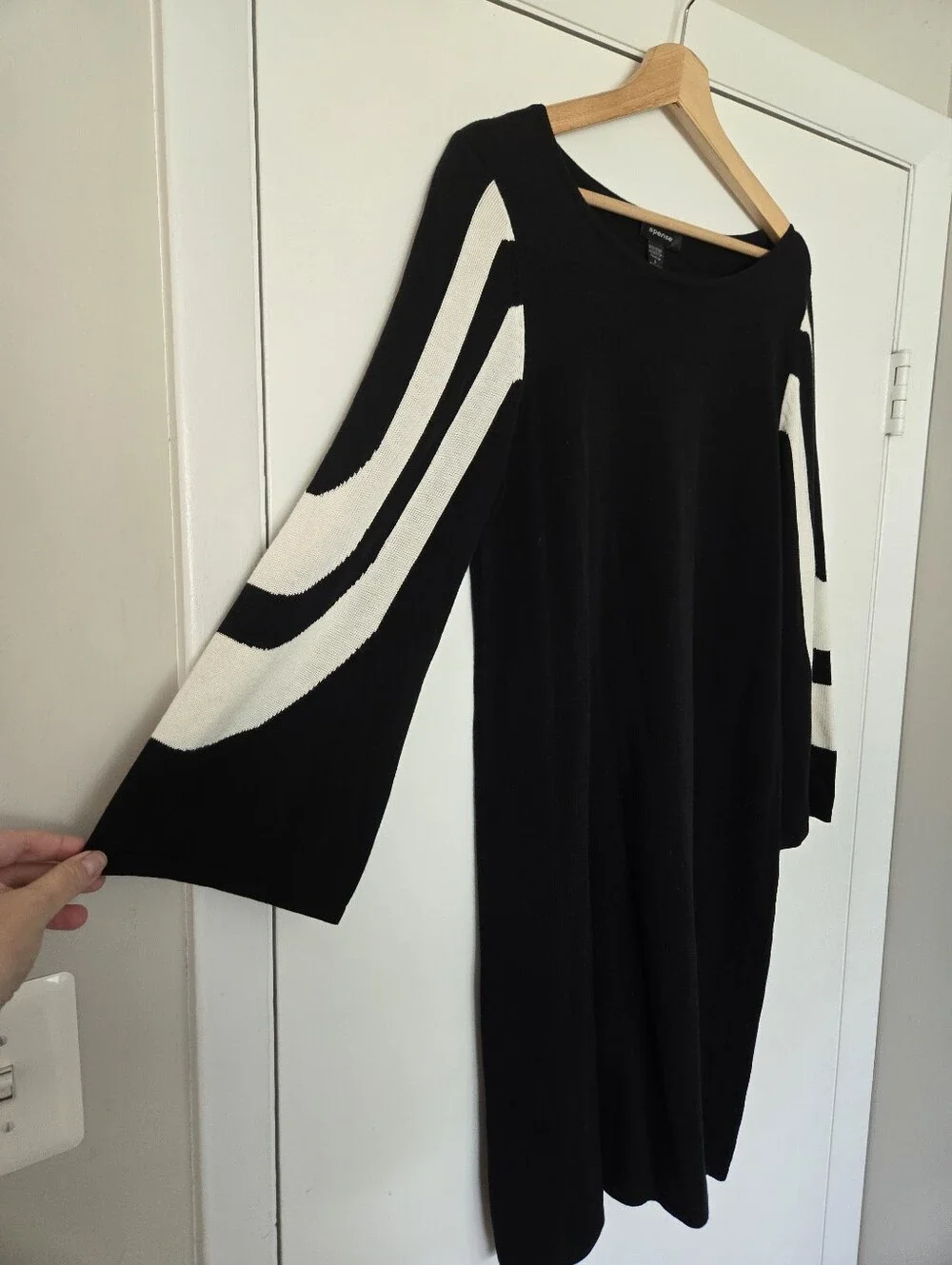 Spence Black Long Sleeve Sweater Dress Abstract White Swirl Statement Sleeves