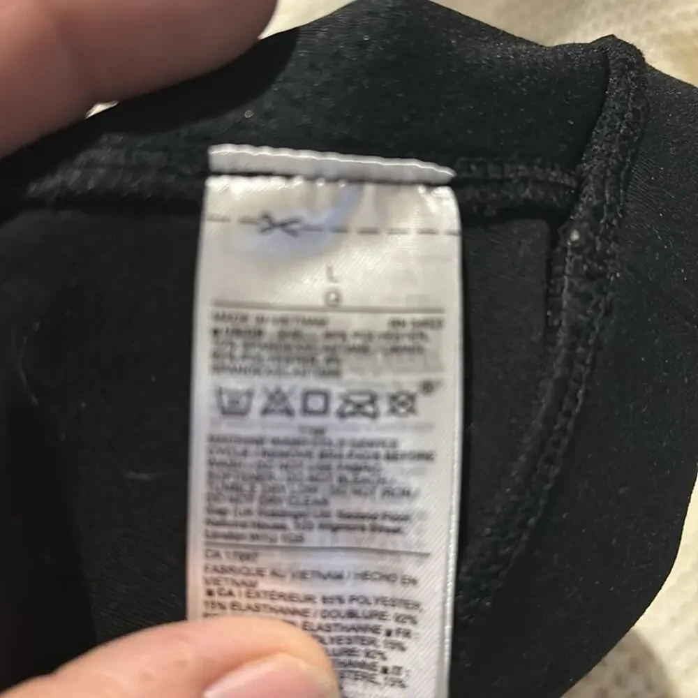 Gap fit L black racer back sports bra nwot removable pads