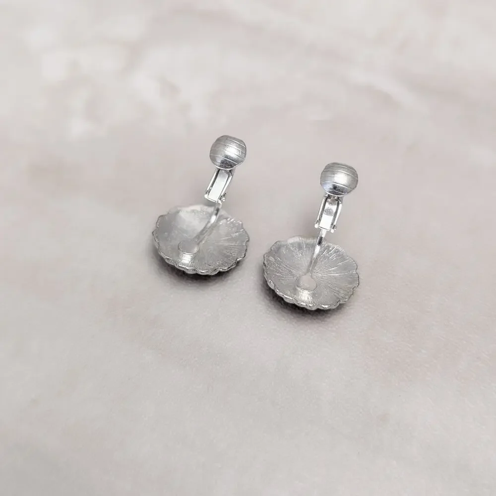 Vintage clip earrings
